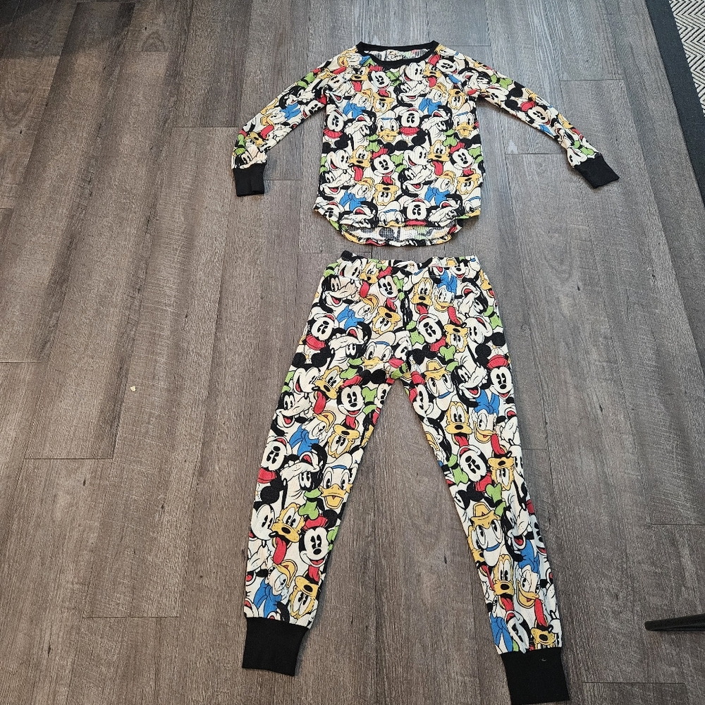 Womens Disney Mickey And Friends Pajamas Set S(4-6) Multi-Color NWOT